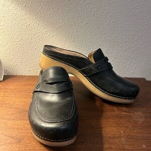 Dansko Women's Bel Black Oiled Pull Up